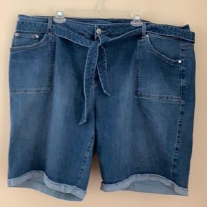 Avenue Denim Bermuda Belted Stretchy Jean Shorts, Size 26